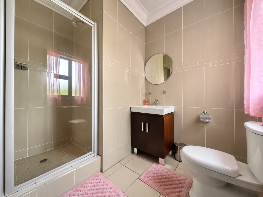 4 Bedroom Property for Sale in Buffelspoort Eco Estate North West